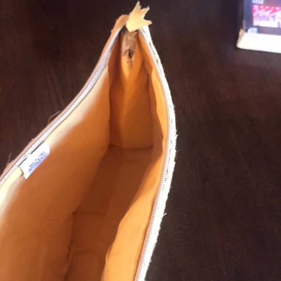 Tan embroidered clutch - Picture 2 of 3